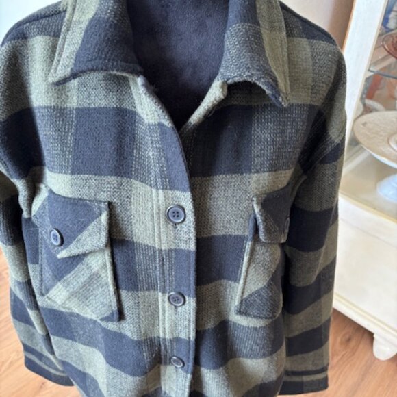 RDI Womens Heavy Flannel Green Plaid Unisex Shacket Jacket EUC Large - Picture 2 of 6